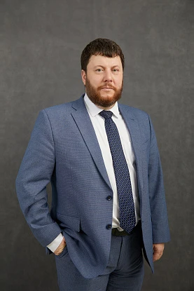 Портрет на однотонном фоне 16